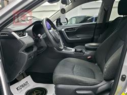 تۆیۆتا ڕاڤ 4